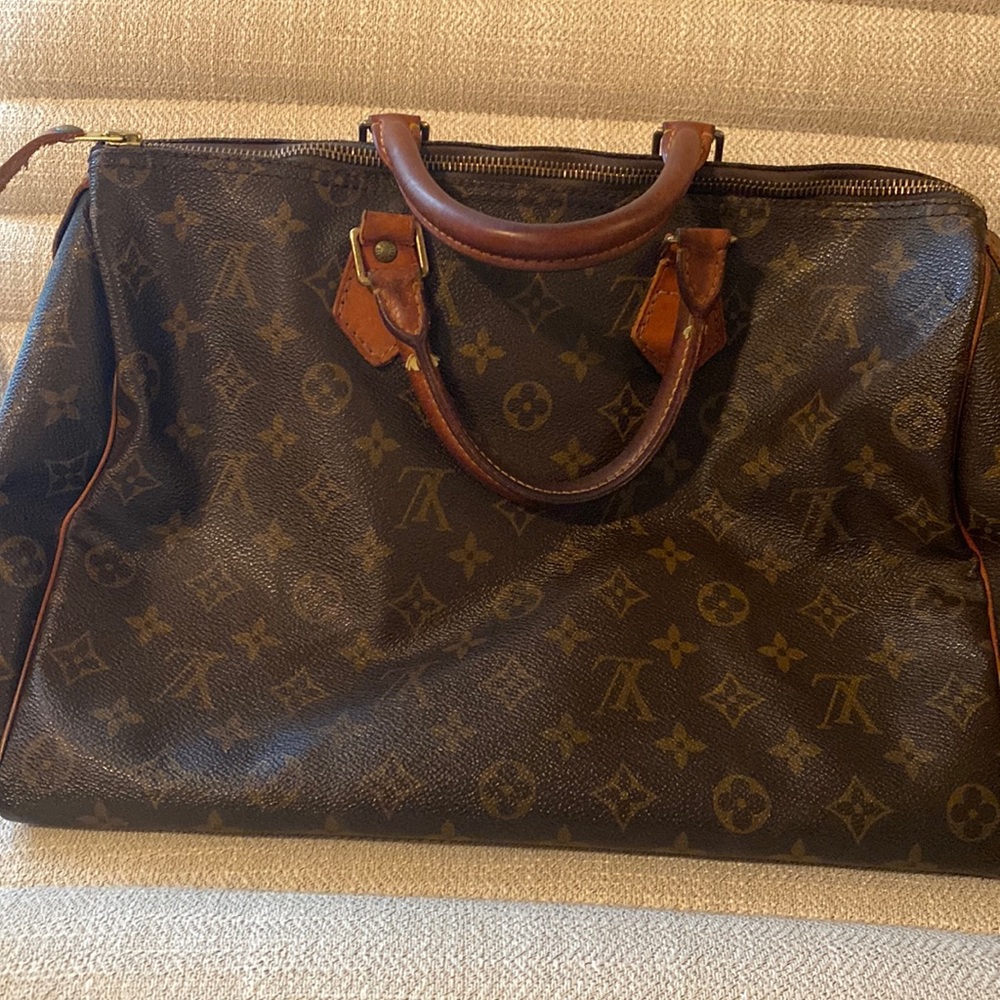100% Authentic Speedy 35 Louis Vuitton